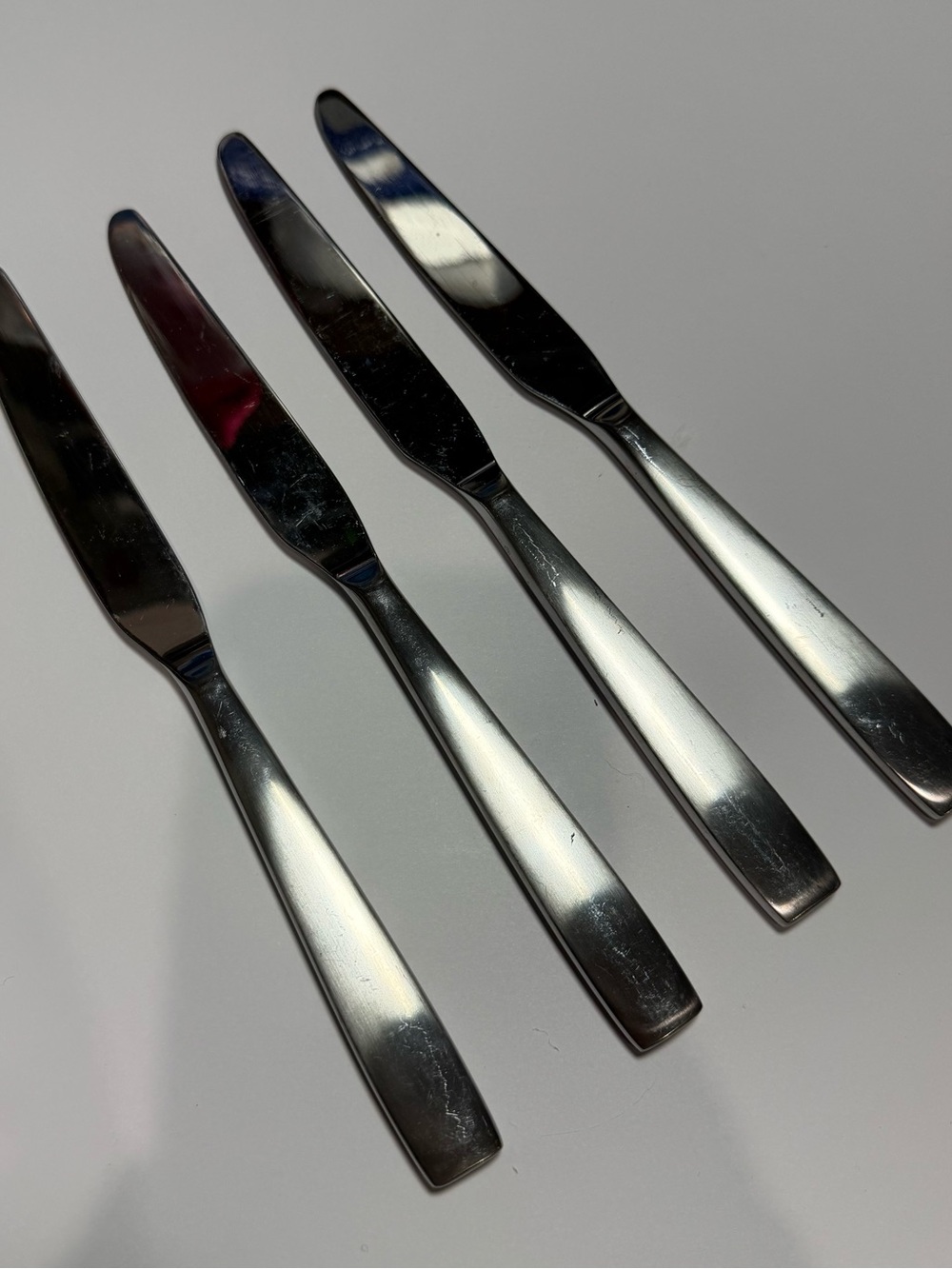 Oneida Stainless Dinner Knives Satin Flatware Modern Vietnam Lot of 4